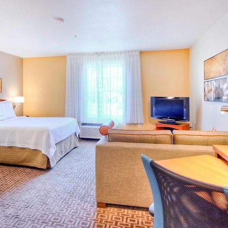 Towneplace Suites Raleigh Cary/Weston Parkway Eksteriør bilde