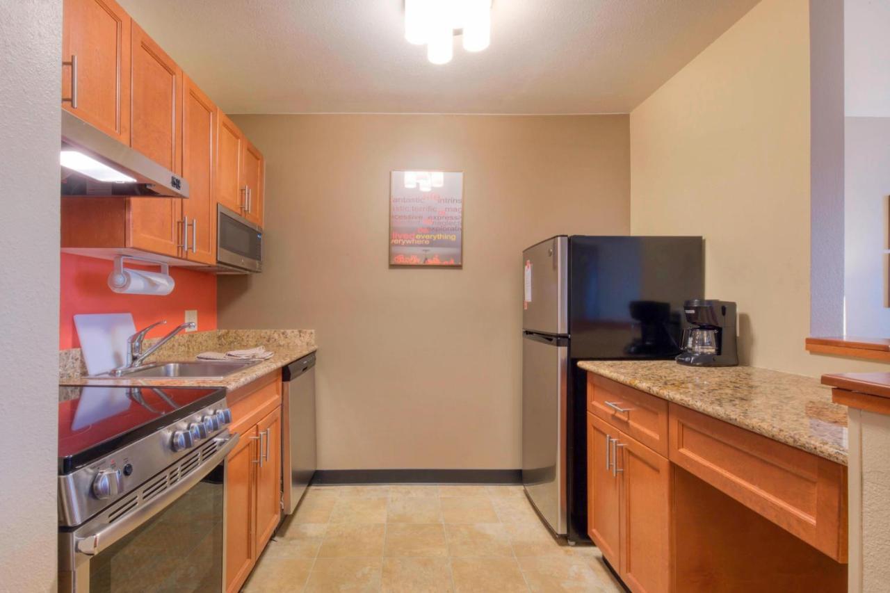 Towneplace Suites Raleigh Cary/Weston Parkway Eksteriør bilde