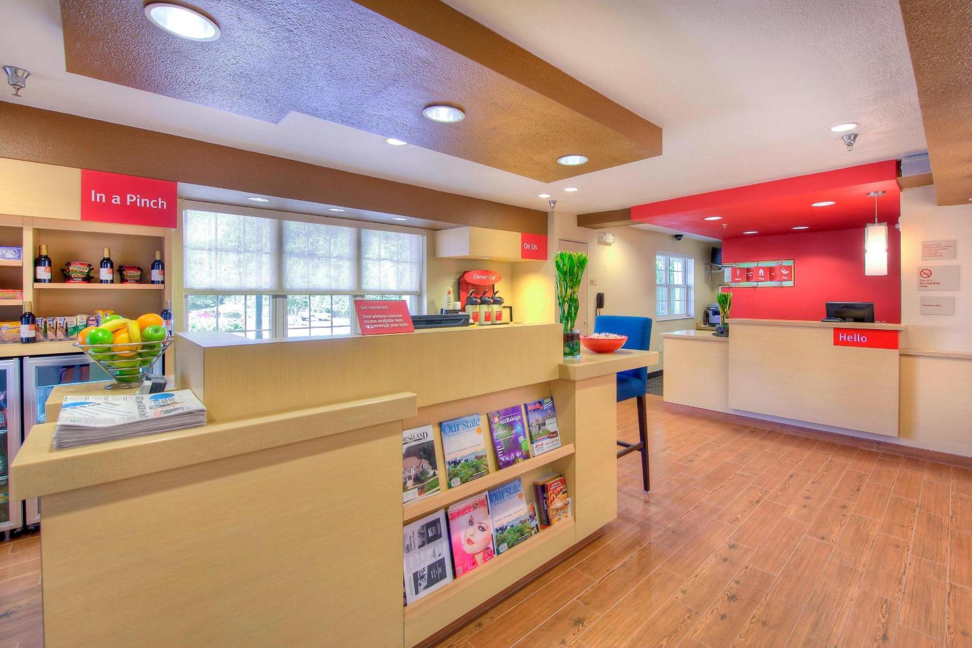 Towneplace Suites Raleigh Cary/Weston Parkway Eksteriør bilde