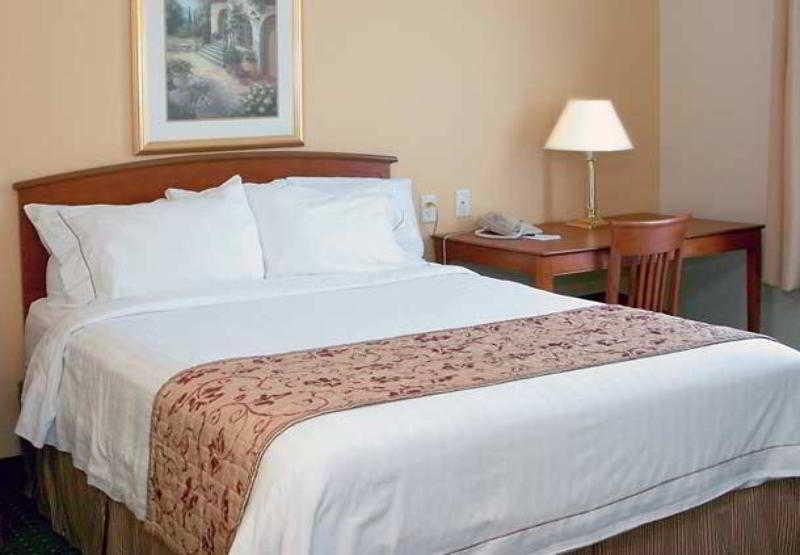 Towneplace Suites Raleigh Cary/Weston Parkway Eksteriør bilde