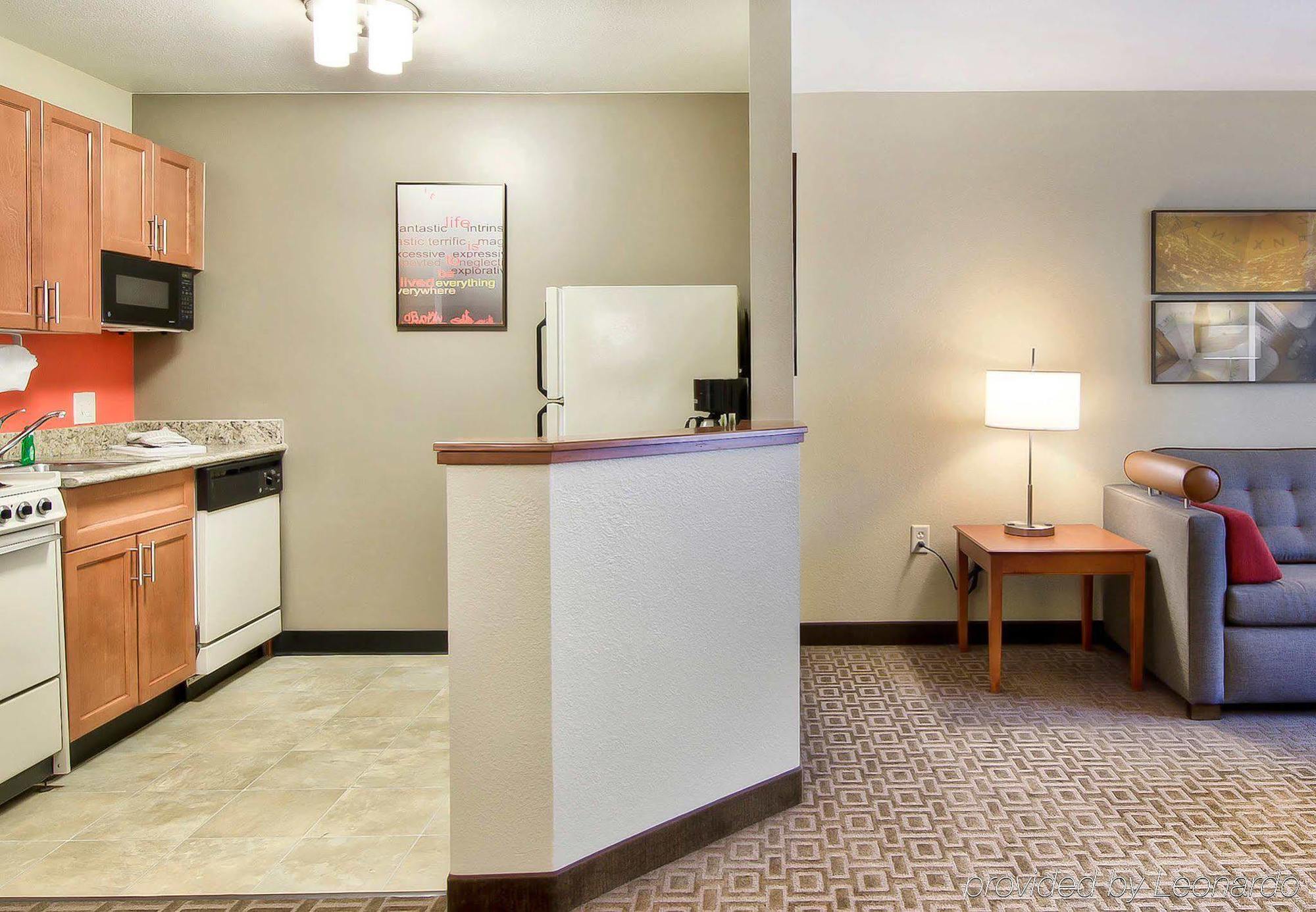 Towneplace Suites Raleigh Cary/Weston Parkway Eksteriør bilde