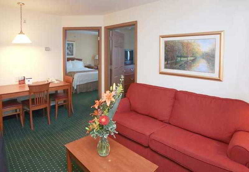 Towneplace Suites Raleigh Cary/Weston Parkway Eksteriør bilde